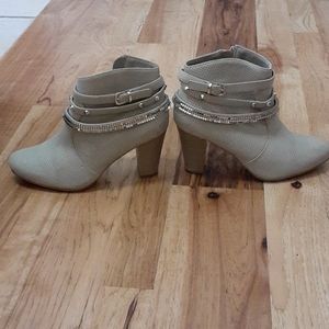 Jennifer Lopez (Kohls) booties